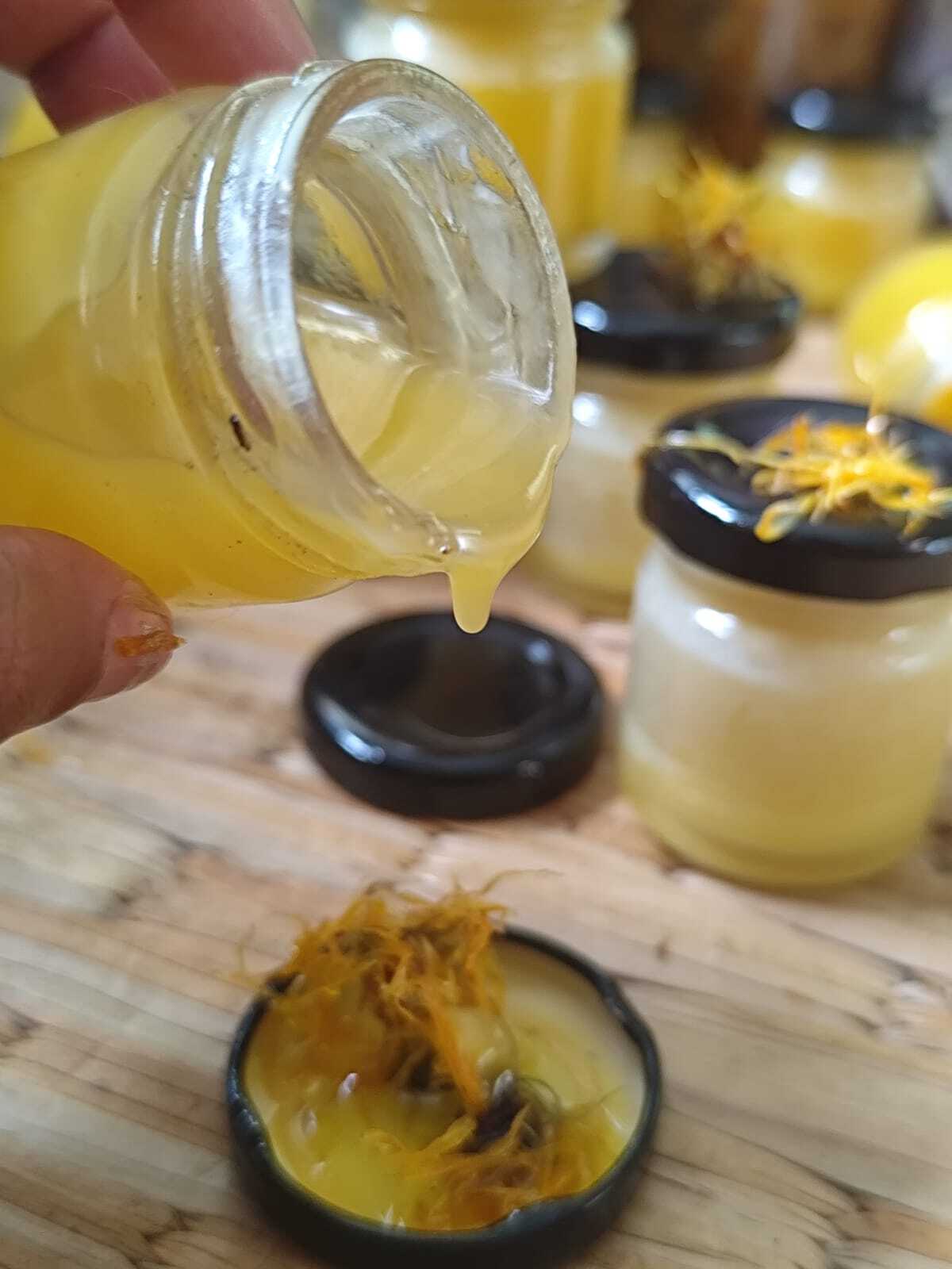 Our Calendula Salve solves all your skin problems and is very fragnant